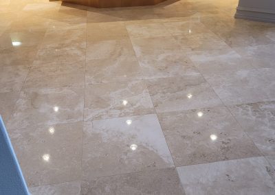 Polishing traventine floors